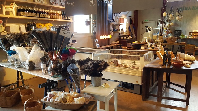 Handmade gifts and delicateses from ostriches.